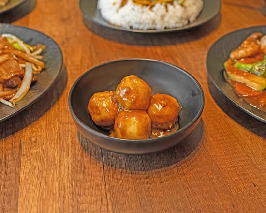 Hong Kong Style Curry Fish Ball (港式咖喱鱼蛋)
